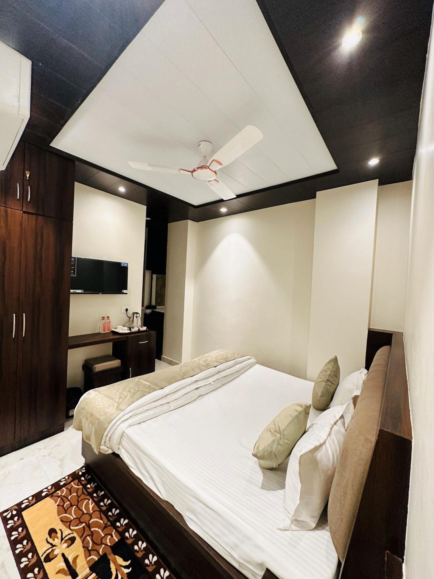 Hotel Kashi Darshan 2*